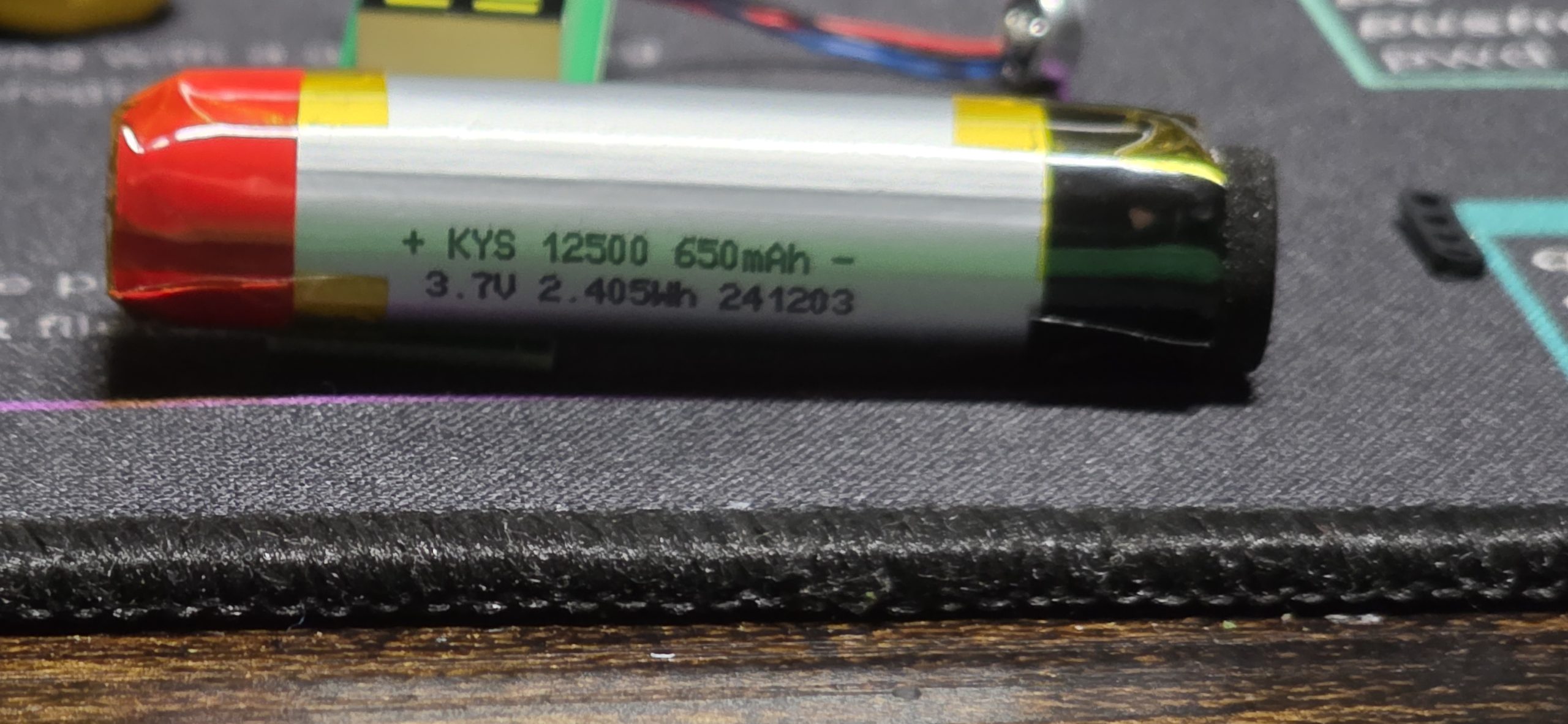 The recovered cell. It’s a KYS 12500, rated at 650mAh / 3.7V / 2.405Wh.